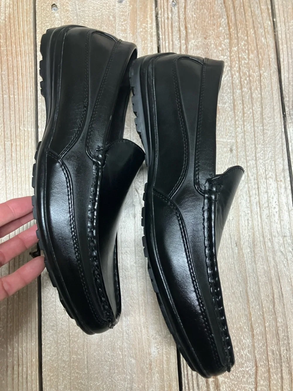 Deer Stags Black Leather Slip-On Loafer